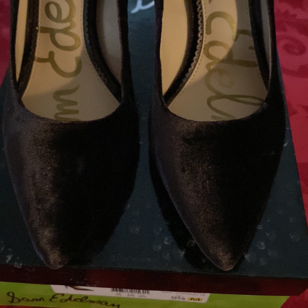 Sam Edelman Velvet Pumps - Picture 2 of 7